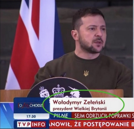 FoiAuPbXEAAJVRF.jpg