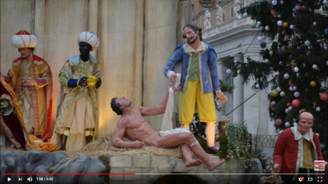 Screenshot-2017-12-16 10 12 2017 Natale 2017 - Presepe e albero a piazza San Pietro - Città del Vaticano ( Roma ) - YouTube(2).jpg