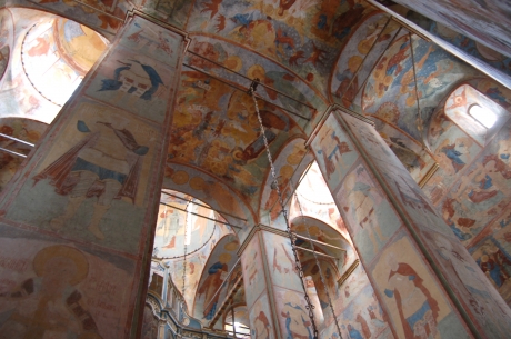 Vologda_Cathedral_interior,_Russia.jpg