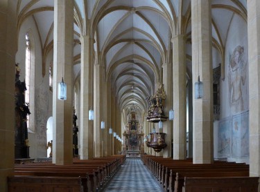 1280px-Stift_St._Lambrecht_-_3_Kirchenschiffe_der_gotischen_Stiftskirche.jpg