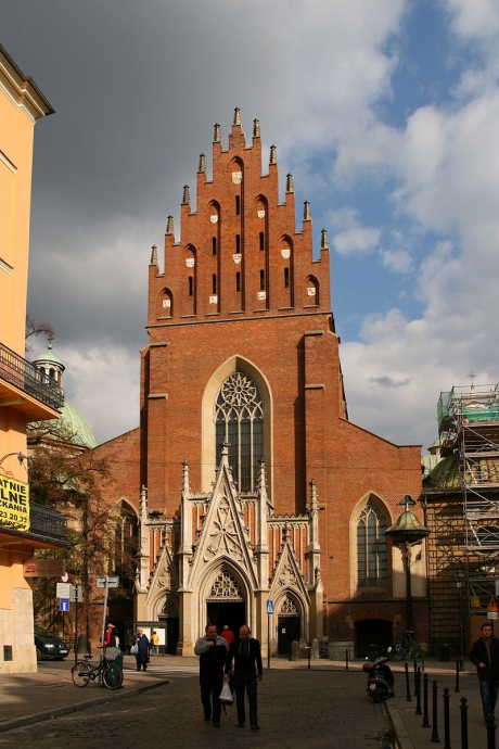 800px-Kraków_-_Trinity_Church_01.jpg