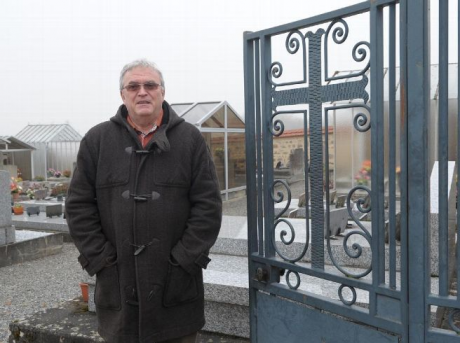 Screenshot-2017-12-11 Politique - Laïcité la croix du portail de ce cimetière en Creuse va être enlevée.png