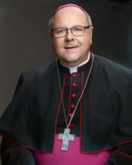Bishop-close-up-1.jpg