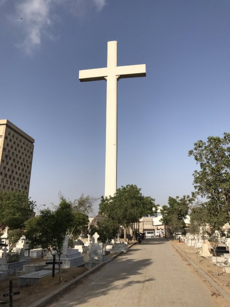 Asian-largest-cross-in-Karachi.jpg