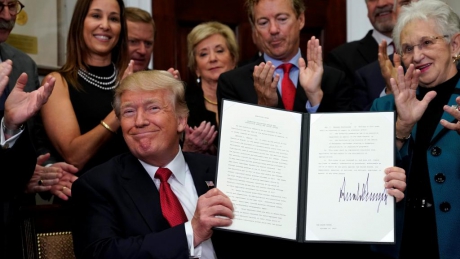 2017-10-12t160111z_1605261977_rc123594be00_rtrmadp_3_usa-healthcare-trump_0.jpg