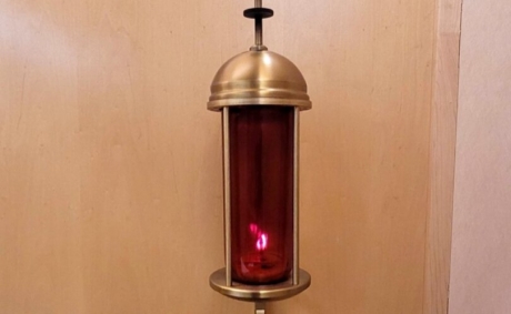 Sanctuary-lamp-St-Francis-810x500.jpg