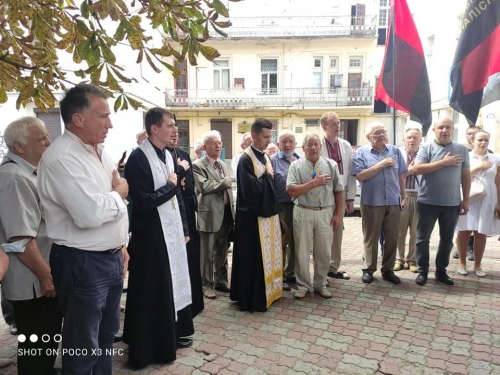 FNIA7TEXwAURHp5.jpg