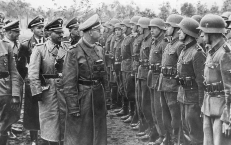 Reichsfuhrer_Heinrich_Himmler_wizytuje_14._Dywizje_Grenadierow_Waffen_SS__Galizien__2-1995-1.jpg