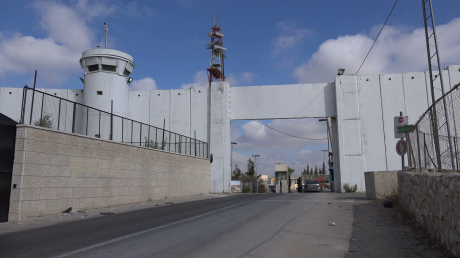 military-checkpoint-at-the-separation-wall-between-jerusalem-israel-and-bethlehem-west-bank_rl64ozaue_thumbnail-full01.png