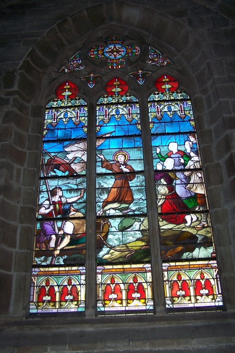 44LeCroisicEgliseVitrail01.jpg