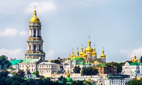 Києво-Печерська_лавра,_вид_з_мосту_Патона.jpg
