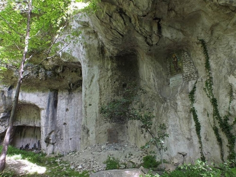 Screenshot_2019-11-25 Eremo di Grottafucile - Castelletta di Fabriano (AN)(5).jpg