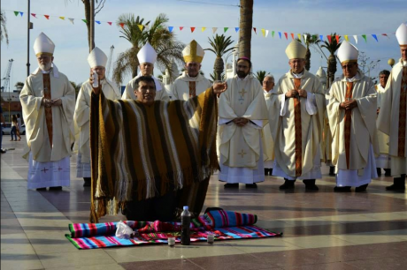 Screenshot_2019-10-05 A shaman visits Francis at the Vatican and works her sorcery during a private audience.png