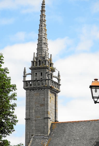 clocher-saint-pol-de-léon.jpeg