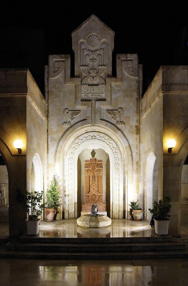 2Armenian_Cathedral_Deir_Ez_Zor.jpg