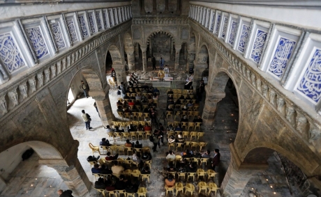 Screenshot_2019-03-04 A Mossoul, une première messe pour la paix et la réconciliation - Vatican News(1).jpg