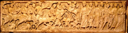 Sarcophage-Arles-mer-rouge.jpg