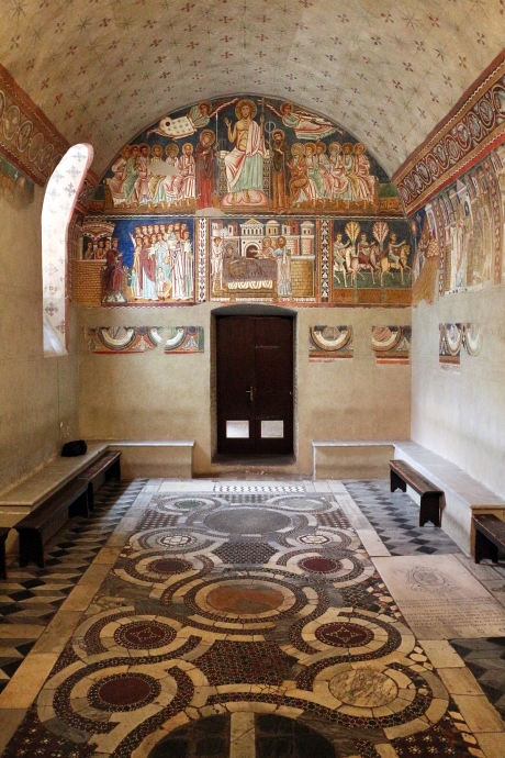 1200px-Cappella_di_san_silvestro_02.jpg