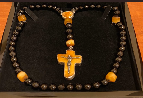 Screenshot_2020-03-29 JasnaGoraNews sur Twitter Wotum prezydenta RP AndrzejDuda dla #MatkaBożaJasnogórska onyksowy różaniec[...].png