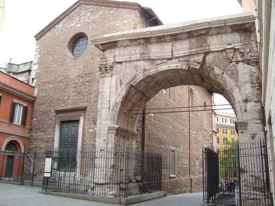 1280px-Chiesa_dei_Santi_Vito_e_Modesto_(back).JPG
