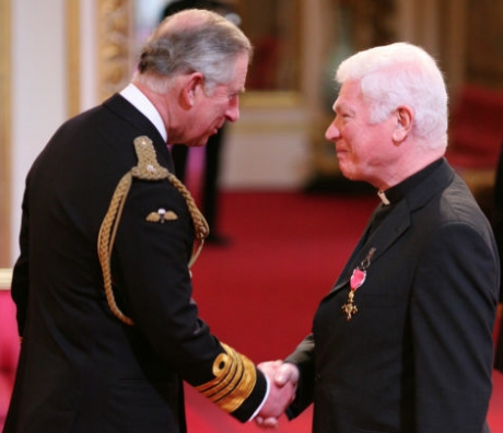 Screenshot-2018-3-9 Monsignor John Devine prince charles - Recherche Google.png