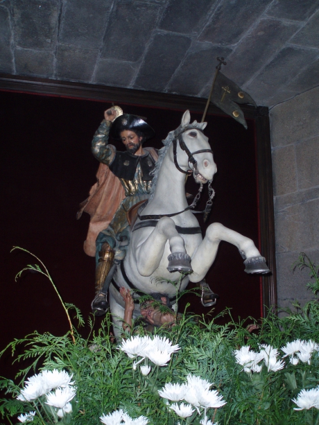 Imágen_de_Santiago_matamoros._Catedral_de_Santiago_de_Compostela.JPG