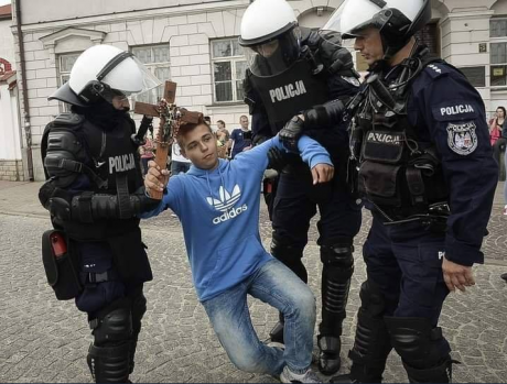 Screenshot_2019-08-14 Pani Renatka Twitter.png