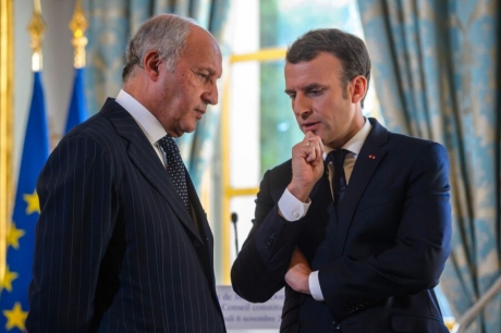 fabius-accueillera-macron-pour-l-anniversaire-de-la-constitution-901x600.jpg