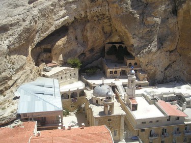 Maaloula-St-Thecla_from_top_of_rock.jpg