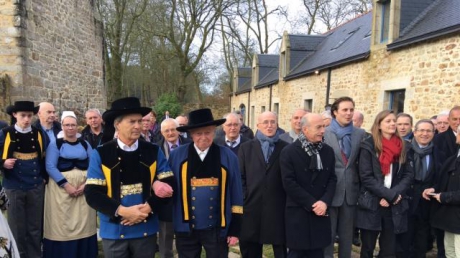 bollore-fete-les-195-ans-de-son-groupe-avec-une-messe-kerdevot.jpg